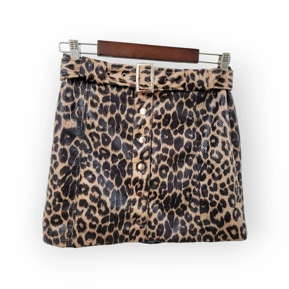 Know One Cares Leopard Print Mini Skirt Size Small - Picture 4 of 17